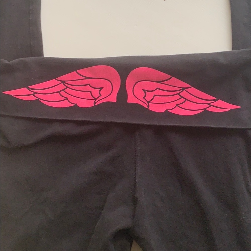 Victoria’s Secret leggings (both pairs for 20)